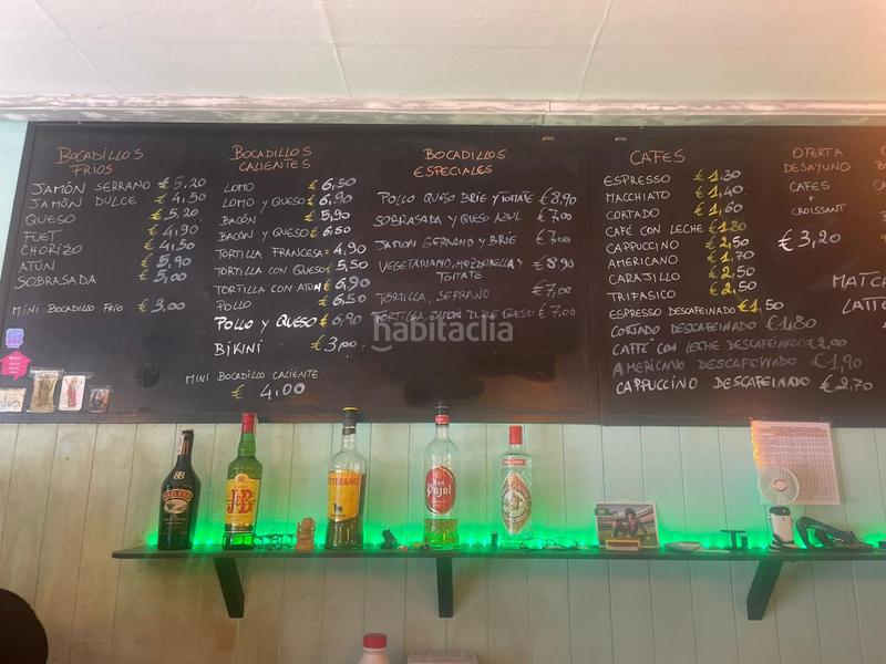 Foto a2d03d89-6ca8-429f-8e75-7f66fcea31c5. Alquiler local comercial bar con terraza y licencia c2 en zona con mucho paso.traspaso 60 000 euros en Barcelona