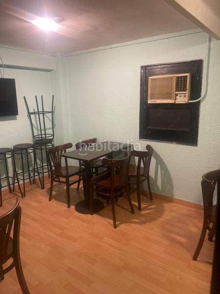 Foto e6fdc2a7-b8ce-4ac6-9a4e-dc96ce69a300. Alquiler local comercial bar con terraza y licencia c2 en zona con mucho paso.traspaso 60 000 euros en Barcelona