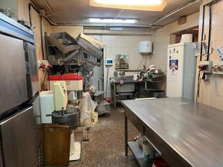 Location Local commercial à Centre. Panadería con obrador  para renovar  fondo de comercio 45.000 eu