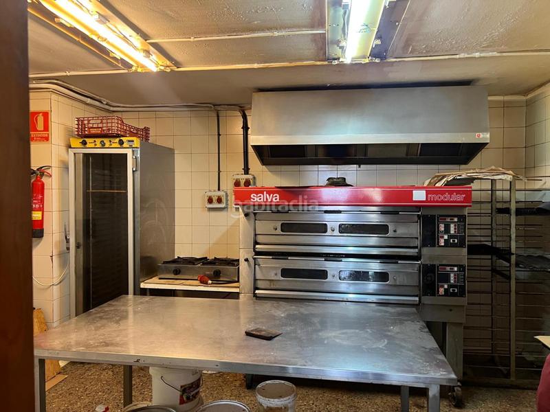 Foto 7deaa0cc-a355-4ec2-b0c6-72e5c2288feb. Traspàs local comercial a Centre Cornellà de Llobregat