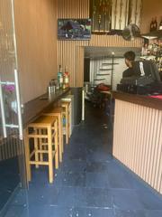 Lloguer Local Comercial a Dreta de l´Eixample. Bar con licencia c2  terraza amplia y ubicación estratégica  tra