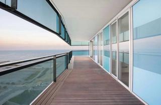 Pis a Diagonal Mar i el Front Martim del Poblenou. En venta apartamento de prestigio frente al mar con terraza exce