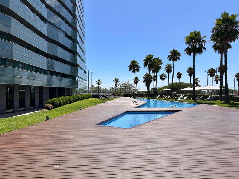 Foto d457ec1a-474a-4f36-a646-fce2e651bc7d. Appartamento con riscaldamento parcheggio piscina in Barcelona