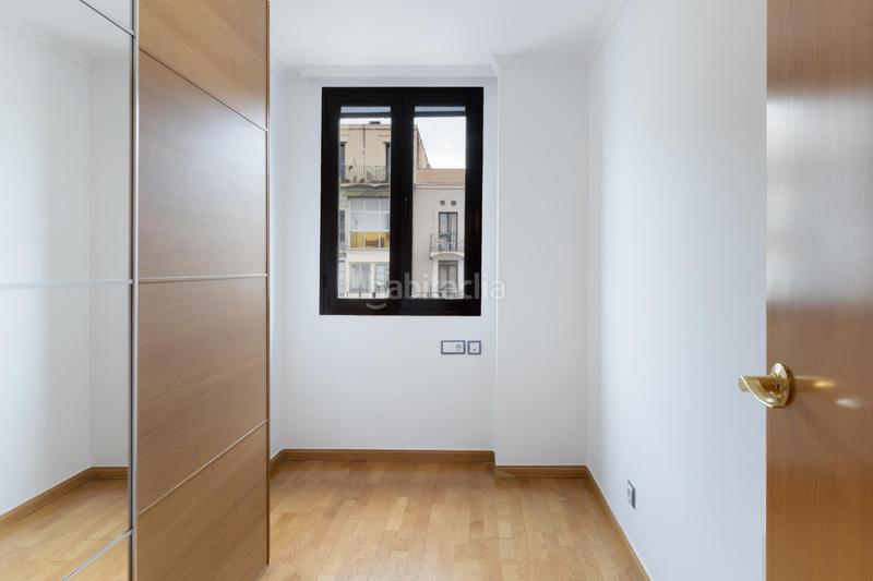 Foto 3835f469-36e7-4f9d-9f64-94c063c7ca98. Piso encanto, luz y funcionalidad en pleno corazón histórico! en Barcelona