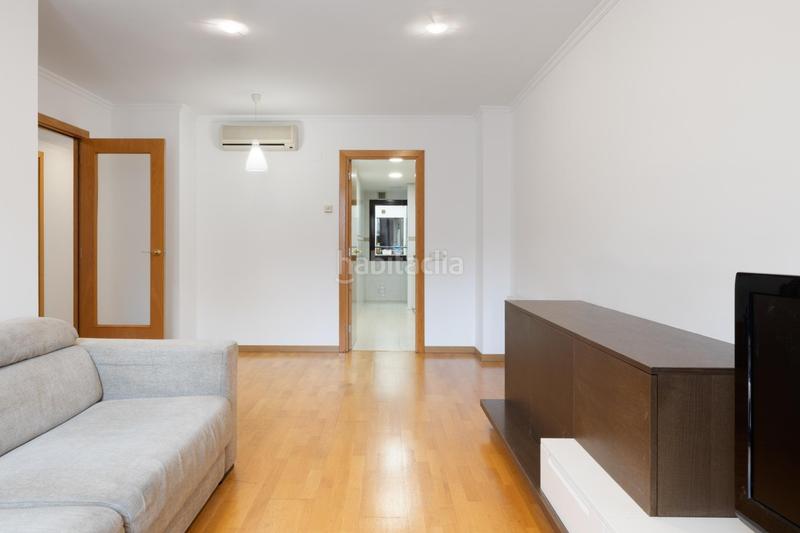 Foto b62e987e-c352-4011-94fb-2f49f3c6f70b. Piso encanto, luz y funcionalidad en pleno corazón histórico! en Barcelona