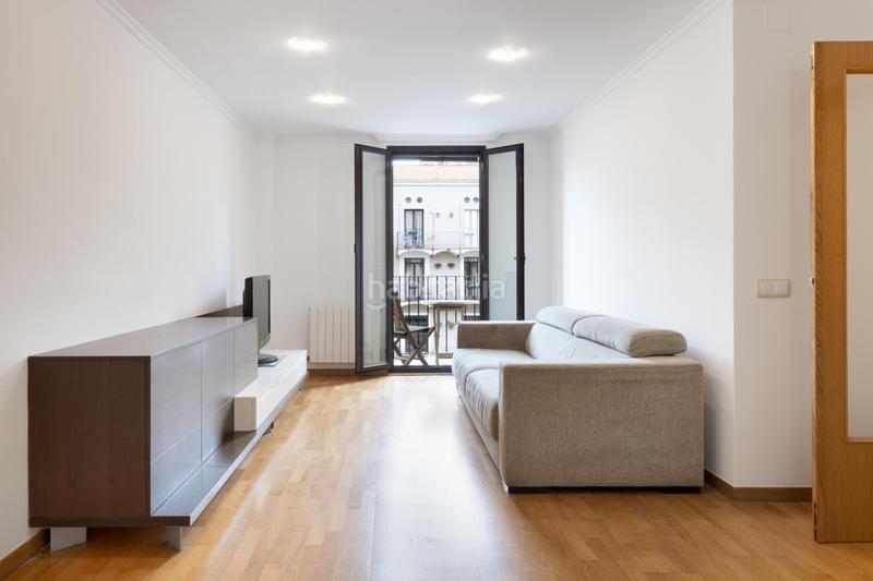 Foto c20ea8e8-de2f-4999-9732-387fbe0f95cb. Piso encanto, luz y funcionalidad en pleno corazón histórico! en Barcelona