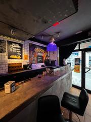 Location Local commercial à Raval. Barrestaurante con licencia c3  raval, calle del hospital  170 m