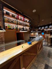 Lloguer Local Comercial a El Poble Sec - Parc de Montjuïc. Restaurante operativo con terraza en el poble sec  traspaso 160.
