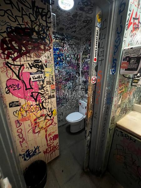 Foto c8309b03-dffe-4793-b2fe-24d509009d71. Pas-de-porte local commercial dans Raval Barcelona