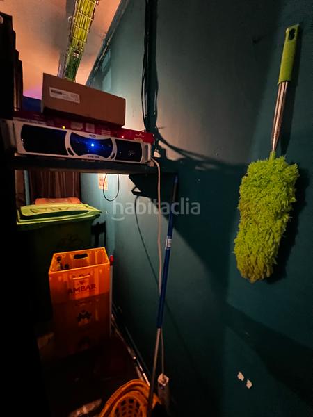 Foto dd84f020-6ad5-444a-b34e-3941286bd7a7. Pas-de-porte local commercial dans Raval Barcelona