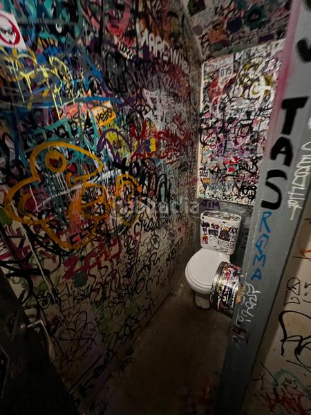 Foto 093a51c2-70c8-4b29-872b-32876171295f. Trapasso locale commerciale in Raval Barcelona