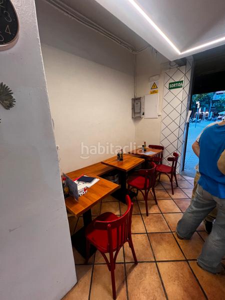 Foto f3751e12-2047-48a6-aa26-7d3f936f9296. Alquiler local comercial bar en esquina con alto tránsito eixample, traspaso 126.000 honorarios incluidos en Barcelona