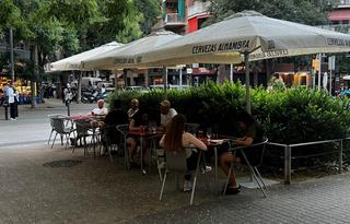 Rent Business premise in Sant Antoni. Bar en esquina con alto tránsito  eixample, barcelona  traspaso