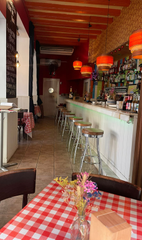 Traspaso Local Comercial en Gòtic. Restaurantepizzería con bar y terraza en el corazón turístico de