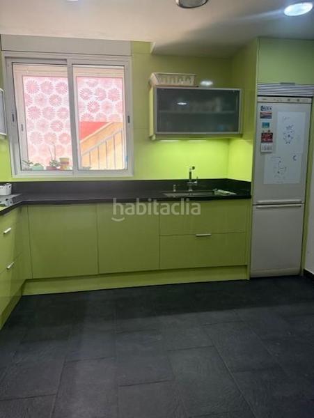 Foto 2d6aef6a-45b9-4fb2-b6d3-d8a5da66c9de. Casa adossada amb calefacció aparcament piscina a Barcelona