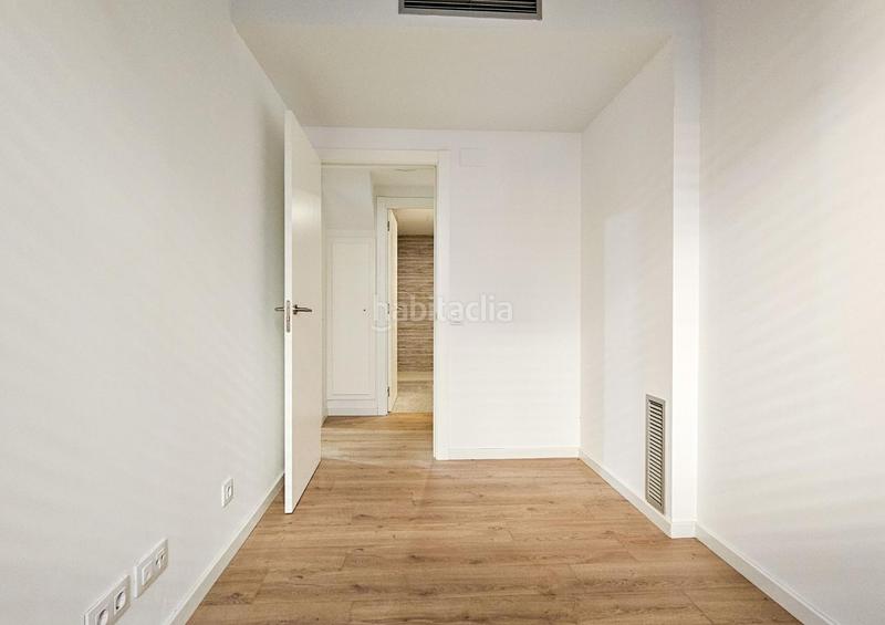 Foto d48e0357-c30d-44ad-abfb-422a0c0d4b6f. Duplex avec chauffage dans Prosperitat Barcelona