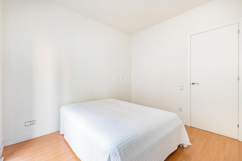 Foto 486e9e7b-f4ee-4e2b-a6b0-cd94370d66b2. Flat with heating in El Camp de l´Arpa del Clot Barcelona
