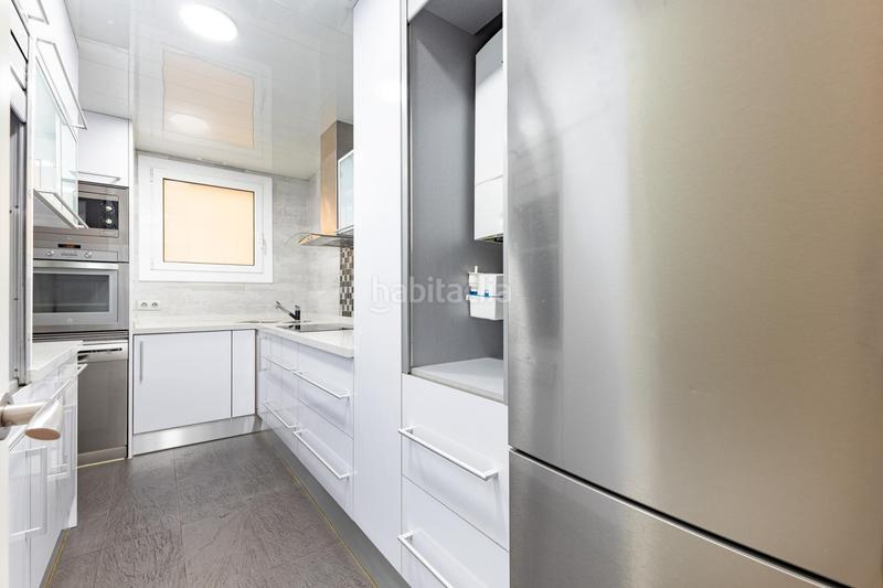 Foto b6c7ae66-9920-4460-b8d0-ecd0104416c3. Flat with heating in El Camp de l´Arpa del Clot Barcelona