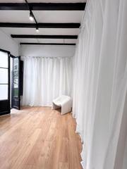 Traspaso Local Comercial en Vila de Gràcia. Bonita tienda de decoración interior de 85 m con jardín en el co