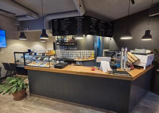 Lloguer Local Comercial a LAntiga Esquerra de lEixample. Gran oportunidad !! brunch, cafetera completamente renovada, en