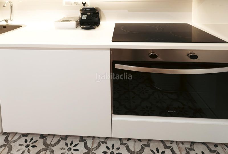 Foto bab443c6-6b8a-4b9c-8de8-d488bd70c02f. Estudi amb calefacció a St. Pere - Sta. Caterina - El Born Barcelona