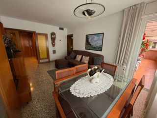 Flat  D'esplugues. Piso en venta de 4 habitaciones en el pedró