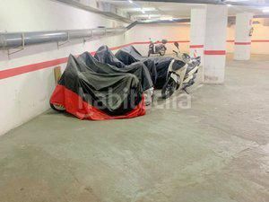 Foto fd527f42-b7be-4e0e-b9b3-7f30037a52f7. Aparcament cotxe a Sant Antoni Barcelona