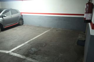 Parking coche en de Sardenya 339