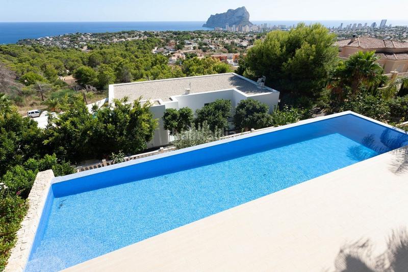 Foto 519615f8-5b51-4529-b8cd-47d63dd59aac. Chalet avec chauffage parking piscine dans La Fustera Benissa