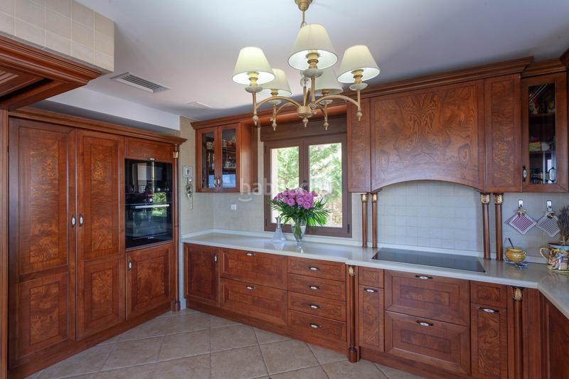 Foto 79cb2cdf-fc09-412b-8e99-ff1e60fff2e7. Chalet avec chauffage parking piscine dans La Fustera Benissa