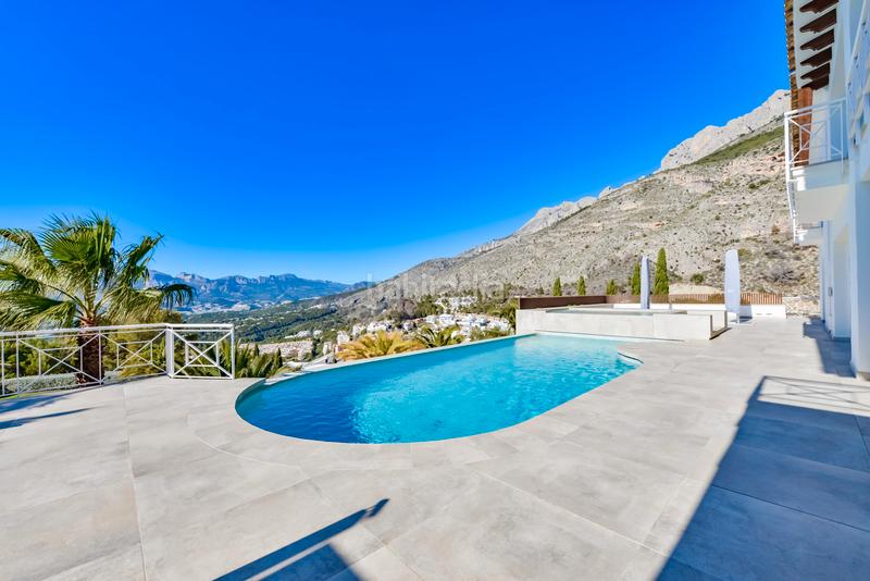 Foto bd52ddd0-77dc-4c08-b8a3-9a7b08a5b73f. Chalet mit heizung pool in Altea hills Altea