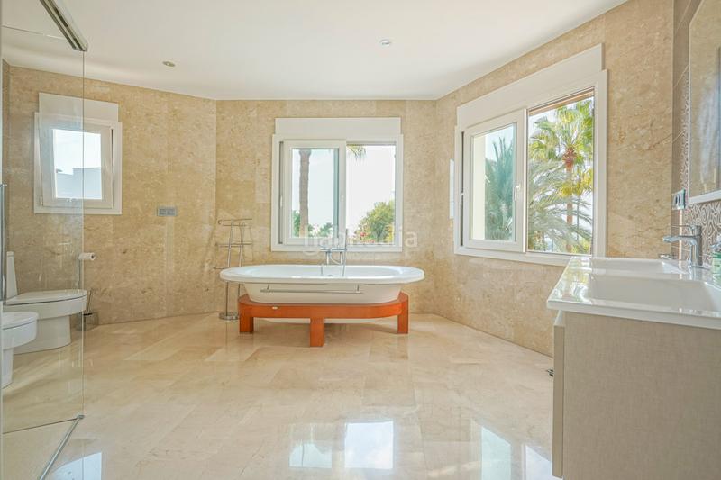 Foto eaea4ec1-616b-4926-b4b4-73b75ce69805. Chalet with heating parking pool in Cala Advocat-Baladrar Benissa