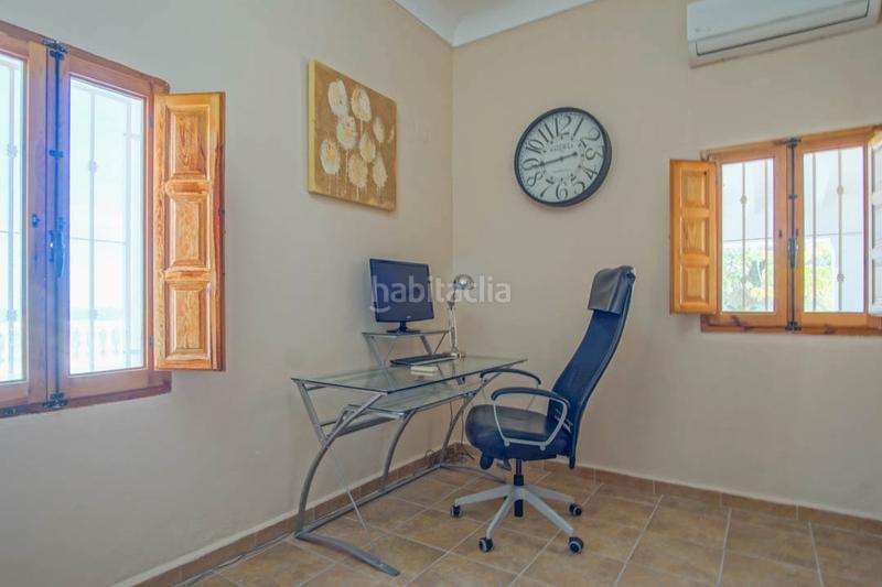 Foto 1afd4bf7-9c3d-47f5-8a60-4c49fce4c9f6. Xalet amb calefacció aparcament piscina a La Nucia Pueblo Nucia (la)