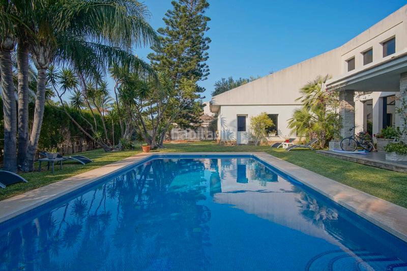 Foto 8c0d514f-ac3d-4f18-82fb-8875d49b3904. Chalet mit heizung parking pool in El Montgó Dénia
