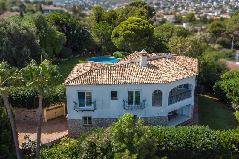 Foto ed319028-bb2e-4f12-a47d-dd758c642e49. Chalet mit heizung pool in El Montgó Dénia