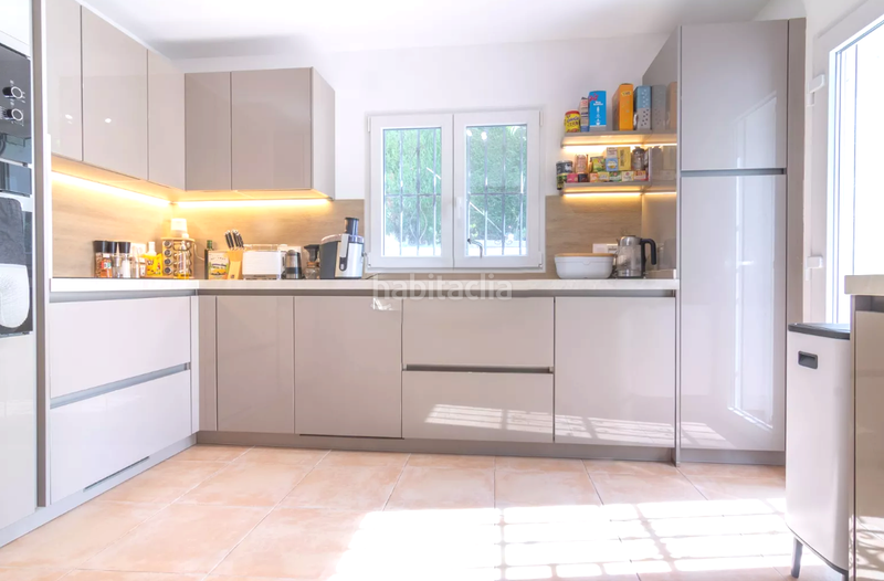 Foto ad892e75-04d3-4940-b8a7-cfc62ee29909. Xalet amb piscina a Centro Ciudad Xàbia