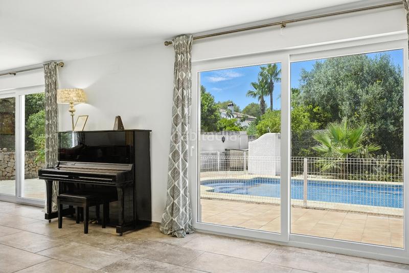 Foto b998513d-5d5a-48f3-b4bd-c4fd24cdf3ba. Chalet with pool in Centro Ciudad Xàbia