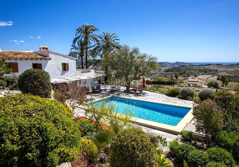 Foto f7cfdafb-4910-4d34-a2d3-6b55d215d5cc. Masia amb piscina a Teulada