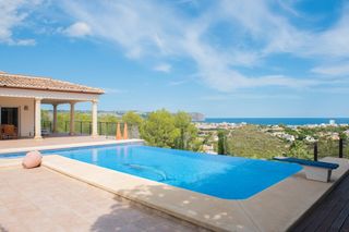 Xalet a Cap Martí - El Tossalet - Pinomar. Chalet independiente con piscina infinita y vistas al mar en jáv