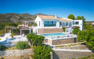 Xalet a Benissa Pueblo. Chalet en benissa con vistas panorámicas al mar y piscina privad