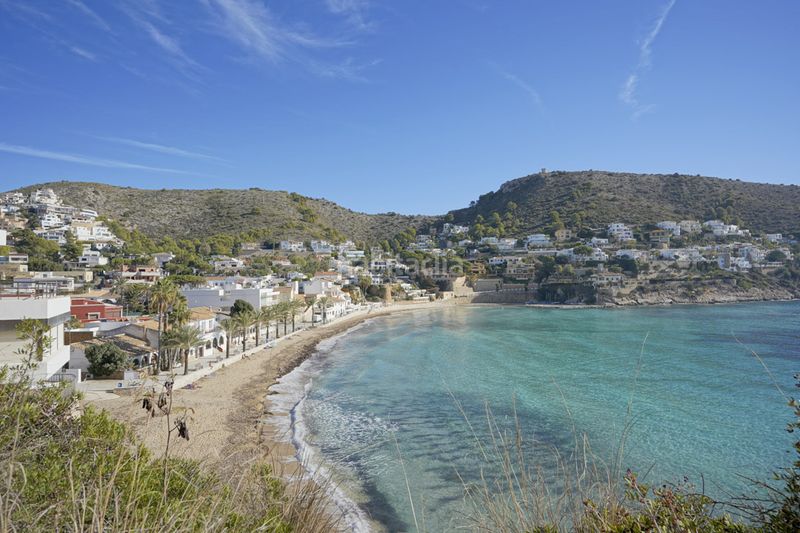Foto bbd843cc-ee08-4954-8a40-06f613d13ece. Xalet amb calefacció aparcament piscina a Casco Urbano Moraira