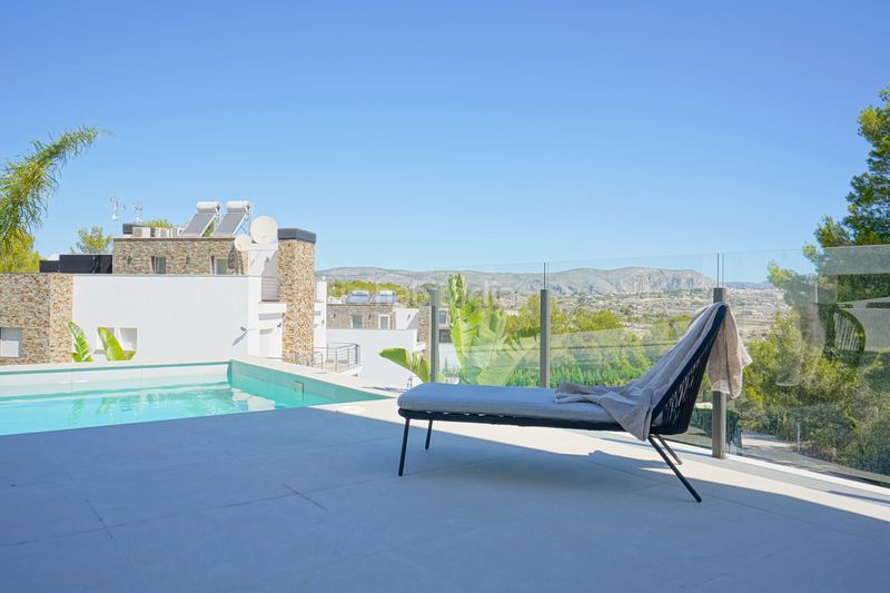 Foto e485b894-b5ca-4885-959f-17776093bb81. Xalet amb calefacció aparcament piscina a Casco Urbano Moraira
