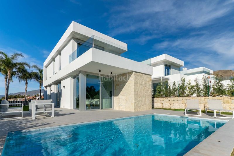 Foto a5401692-babf-4d00-8235-21b980b4e023. Xalet amb piscina a Finestrat pueblo Finestrat