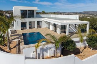 Xalet a Casco Urbano. Villa de lujo en venta en moraira, benimeit, con piscina privada