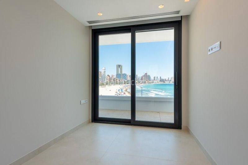 Foto fdae22ab-d666-4c04-ad3c-8c53c14cd202. Apartament amb calefacció aparcament piscina a Centro Urbano Benidorm