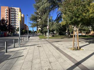 Casa a Poble Sec. Casatorre con parcela ajardina en igualada, ubicada en el coraz