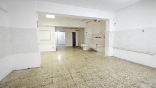 Business premise in Carrer de salinas 10. 120m2 en gracia!!