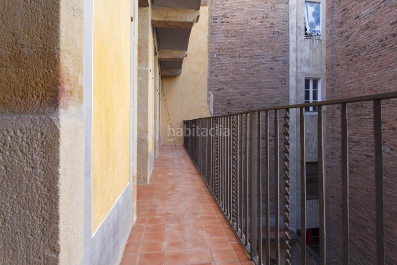 Foto 0393d504-6a13-4371-b57d-6f1c32ec4bd0. Piso en carrer dels banys nous 14 totalmente reformado 93 m2!! en Barcelona