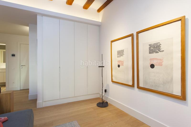 Foto 3f2f0ca4-0be8-40f4-878e-bb17b66d18bc. Piso en carrer dels banys nous 14 totalmente reformado 93 m2!! en Barcelona