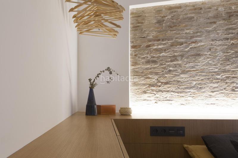 Foto 4883398e-10ff-47d5-8749-35849f7a6105. Piso en carrer dels banys nous 14 totalmente reformado 93 m2!! en Barcelona